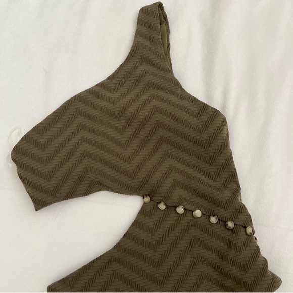 Red Carter Asymmetric Maillot One Shoulder Cut Out One Piece Swimsuit - Picture 6 of 10